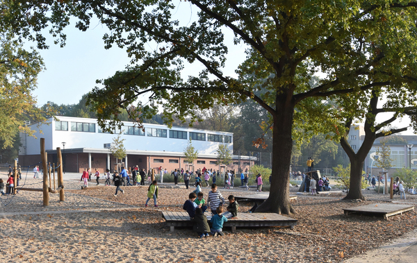 Bgmr robert reinick schule hof6 end teaser